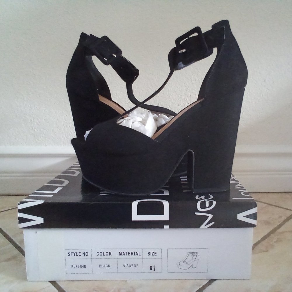 WILD DIVA Lounge Black High Heel Wedges